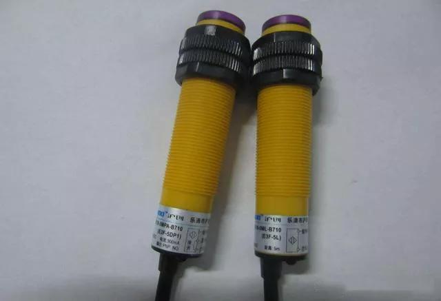 接近开关控制计数继电器工作原理,接近开关的工作原理的电路图分析