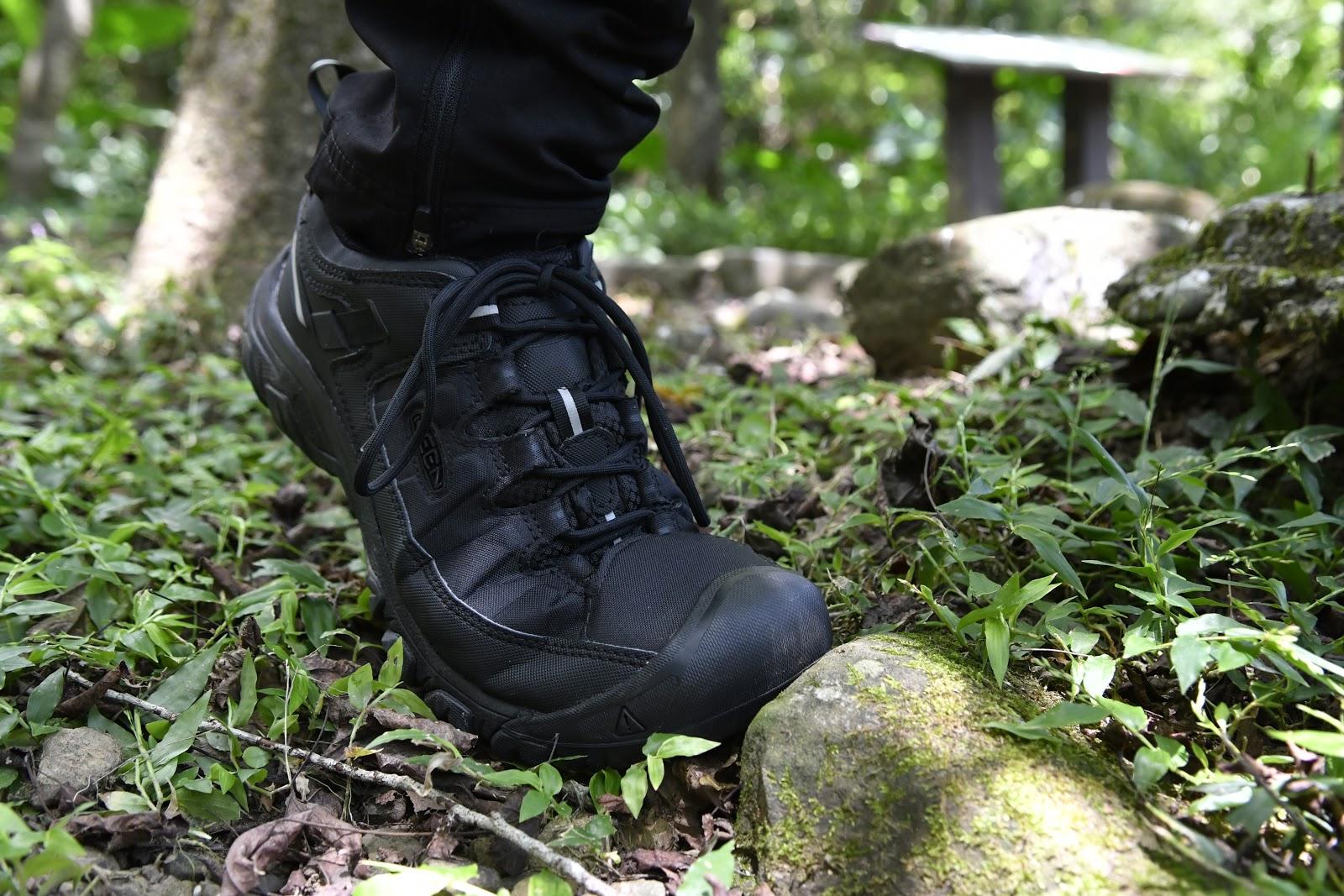 户外登山鞋哪种比较好用耐穿,小白入门登山鞋怎么选购