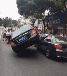 搞笑gif你这笑容迷倒我了,搞笑gif给我带来的无限的欢乐