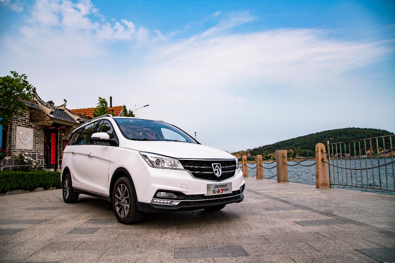 宝骏730七座车空间表现,宝骏730七座15年款手动挡带天窗