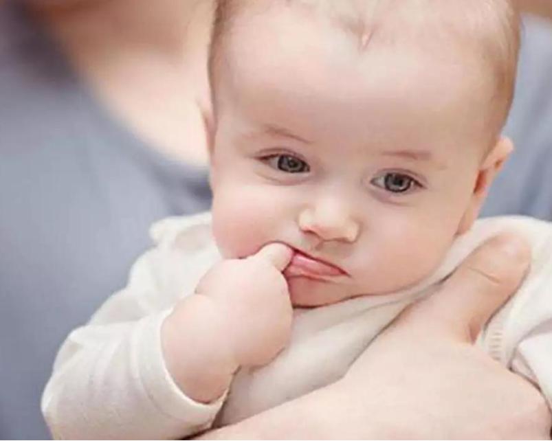 小婴儿不知饥饱还脾,宝宝11个月脑瘫现象