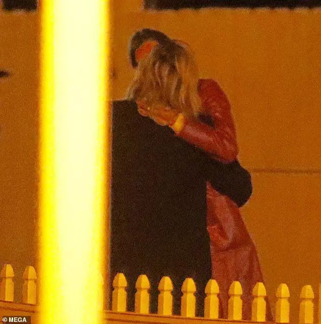 西尔莎罗南获金球奖,文娱有料