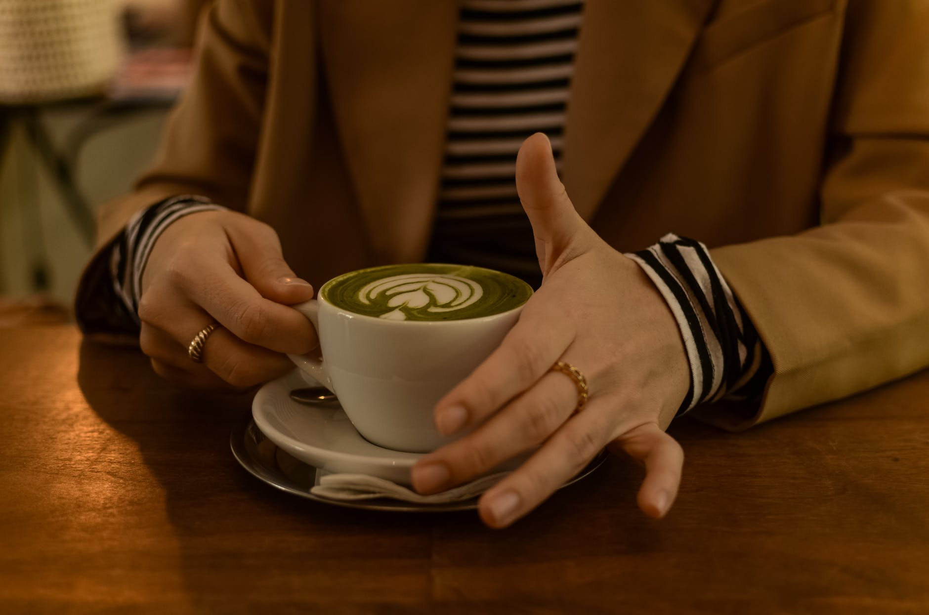 女人嫉妒心怎么平复,如何消除对妻子的猜疑心理