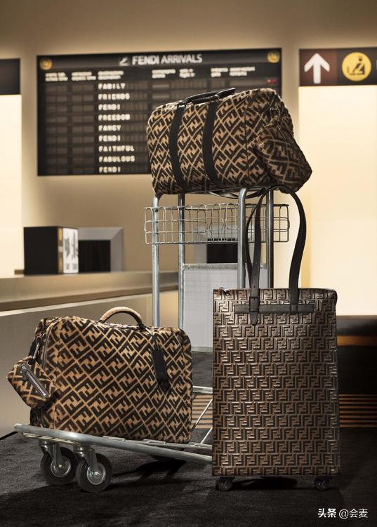 fendi2018春夏包,rimowaxfendi限量联名行李箱