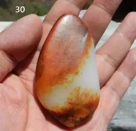 鉴别真假和田玉最简单有效的方法,瓷看底玉看皮和田玉皮色的重要性