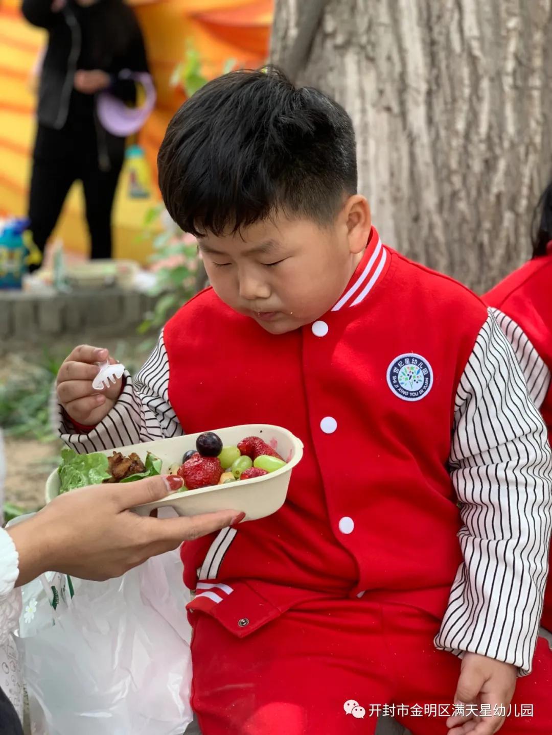 春日踏青亲子幼儿园,幼儿园开展春游踏青活动