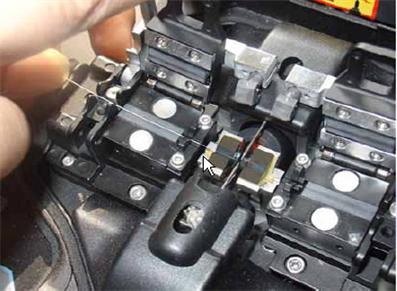 光纤熔接一天能熔多少,接续盒的光纤熔接视频