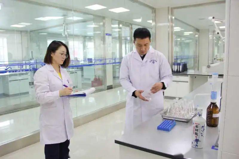 黑龙江老村长酒业有限公司董事长,黑龙江老村长酒业公司年销售额