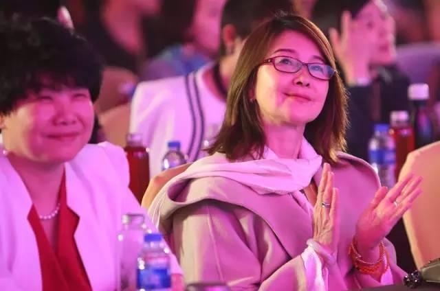 当红时期息影嫁圈外人,息影嫁入豪门了吗