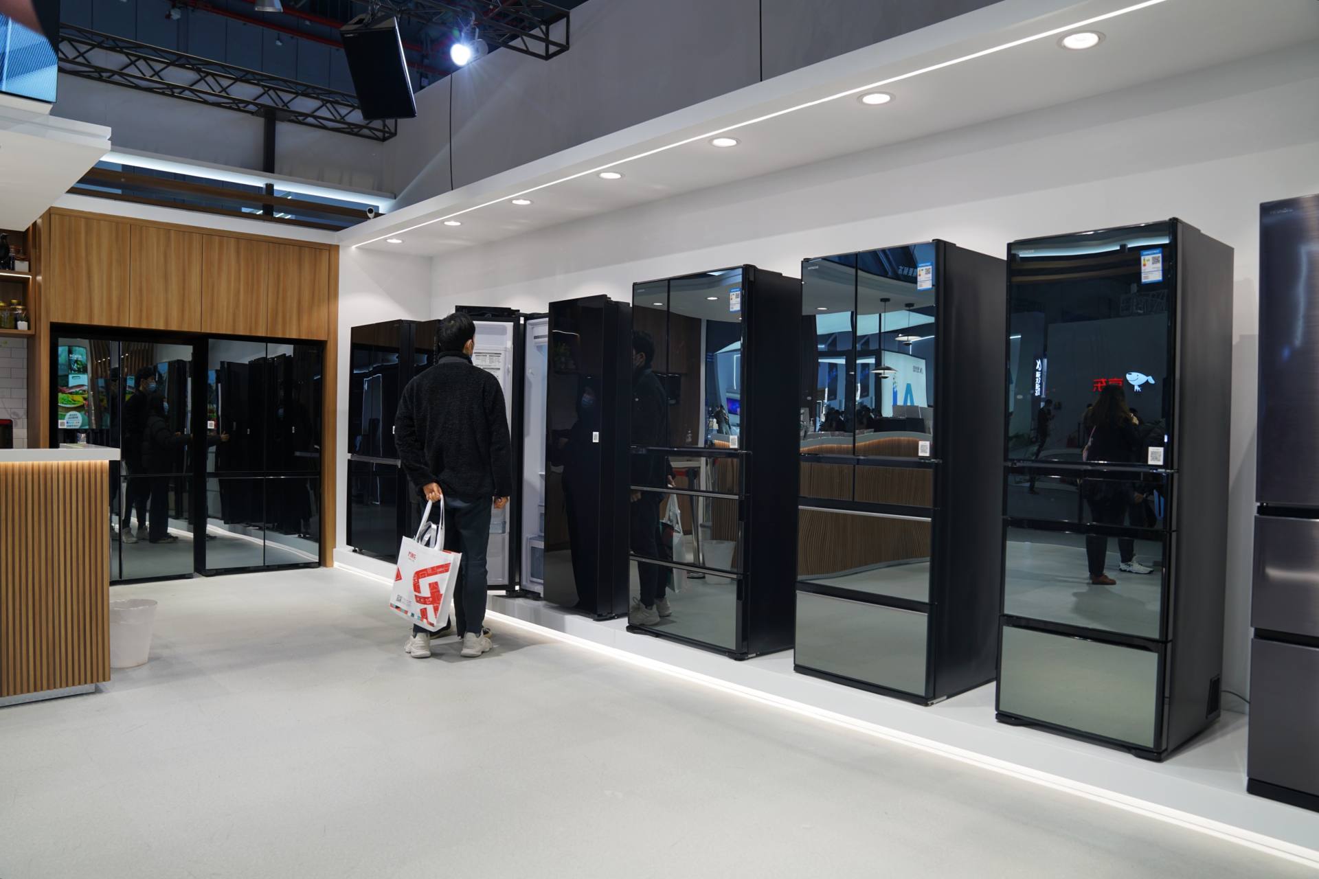 2000左右超高颜值冰箱,日立3200xc不出冰块怎么回事