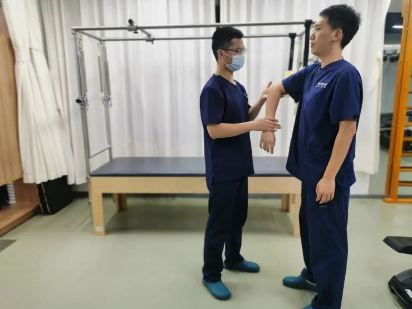 让你不再“肩”熬——肩峰下撞击综合征全攻略