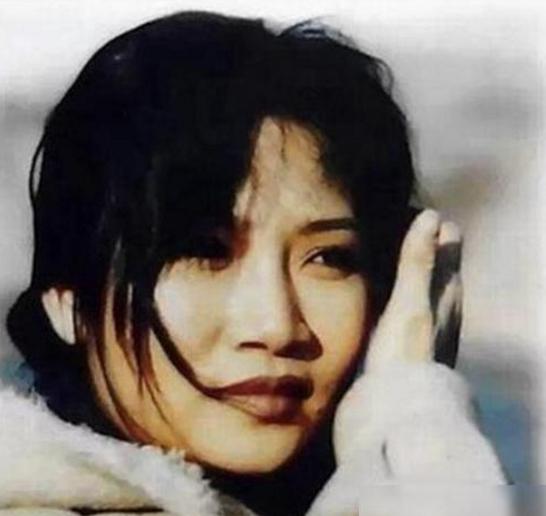 功成名就的李娜为什么会选择出家,出家李娜个人资料