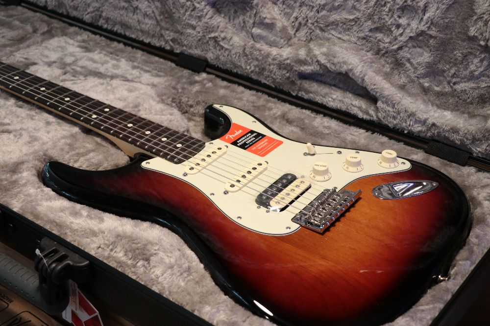 黄家驹大头fender型号,fender美标贝斯