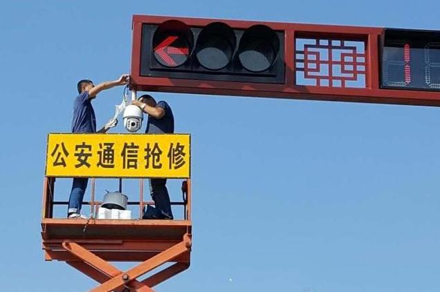 红绿灯坏了过路口扣分吗,遇到路口红绿灯坏了该怎么走呢