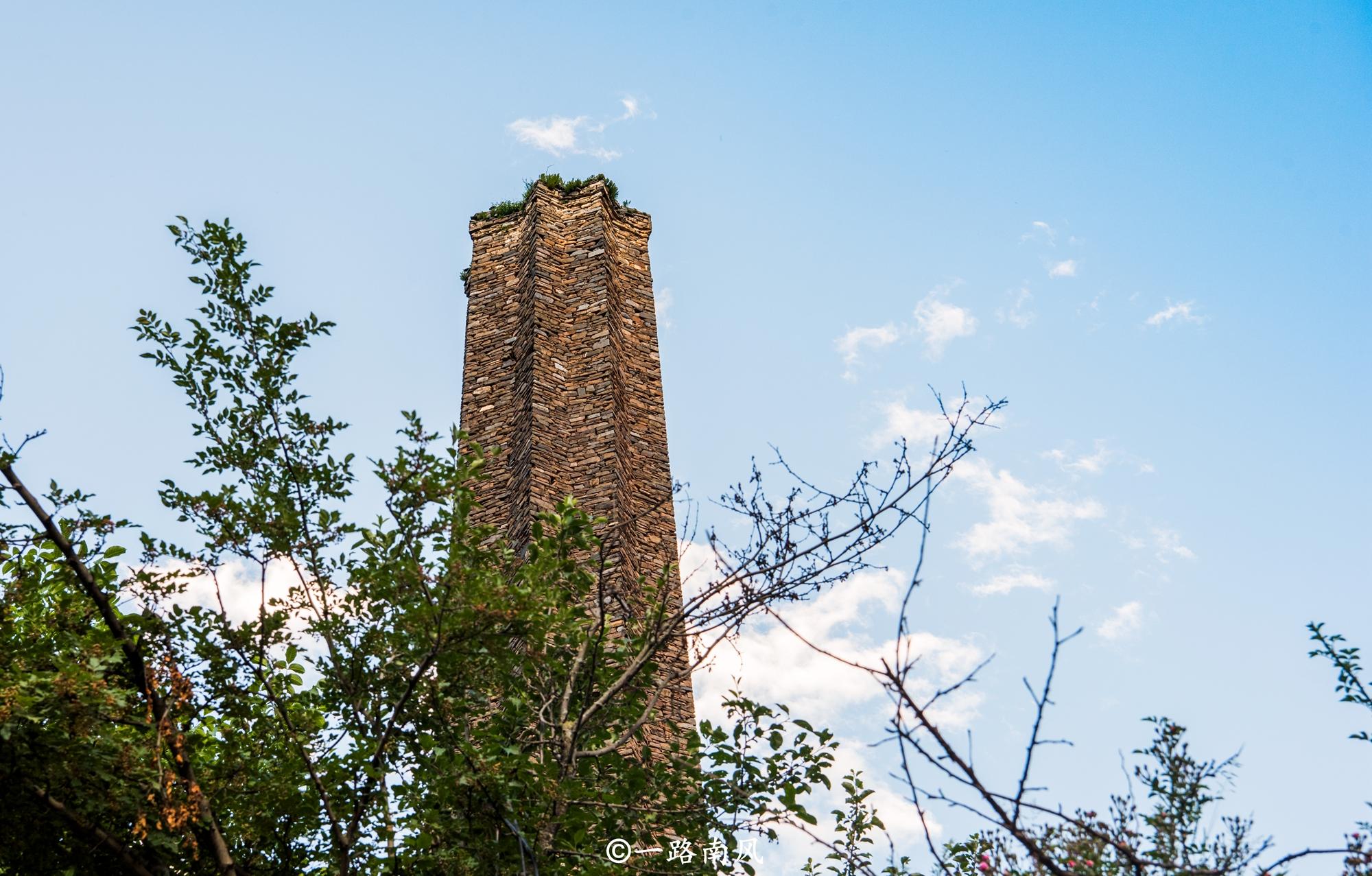 地震震不倒的比萨斜塔,比萨斜塔历经地震不倒之谜
