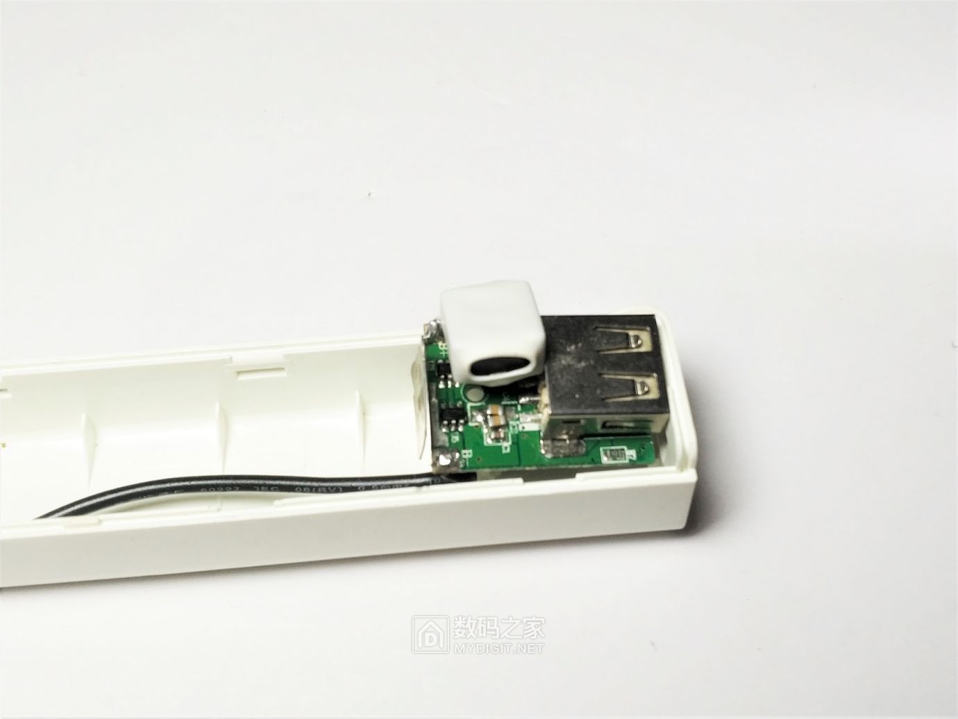 香水充电宝性能改进升级，扩展输出电流/改善散热，稳定输出5V2A