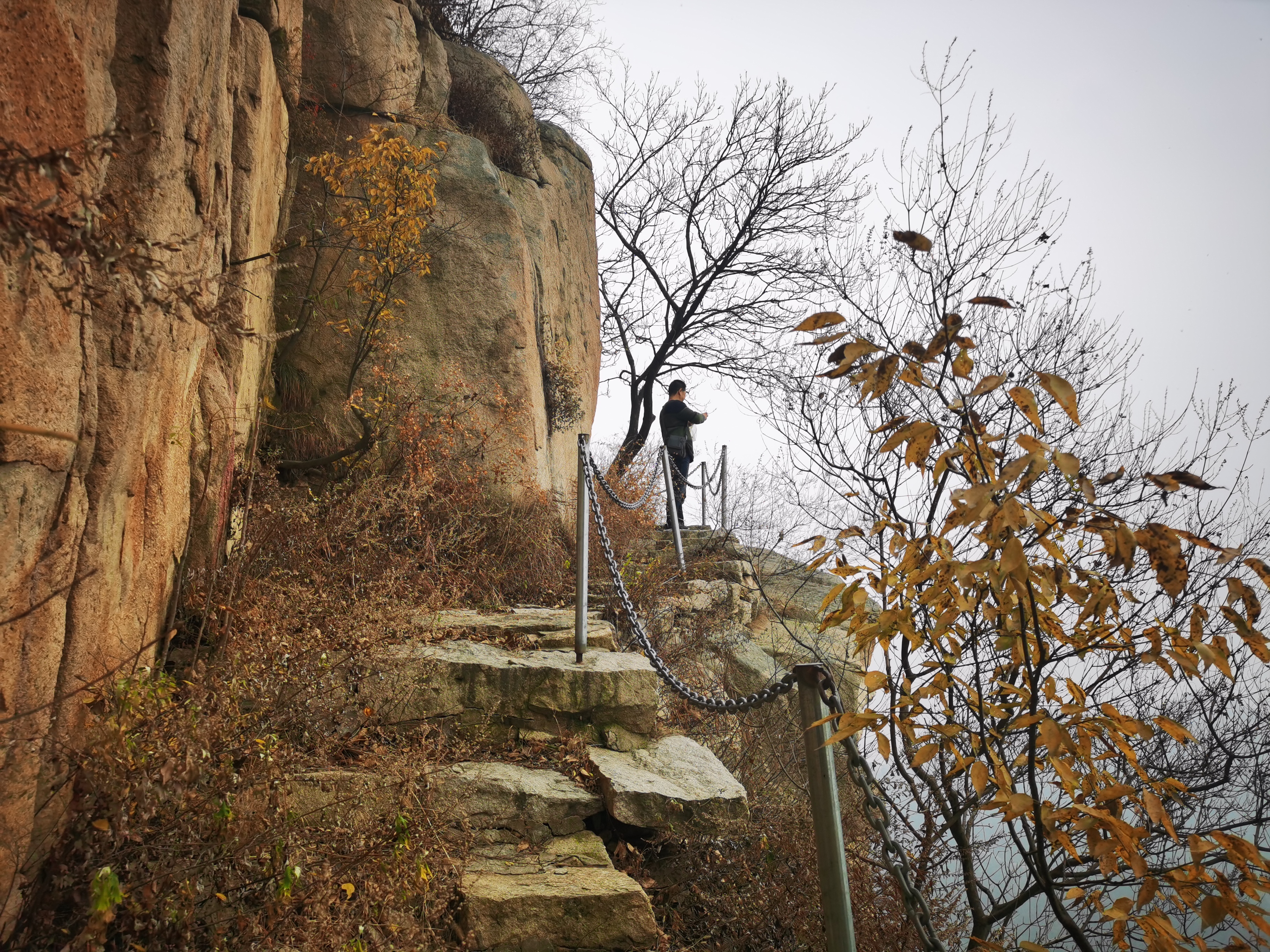 小华山免费爬山攻略,齐鲁嵩山漂亮