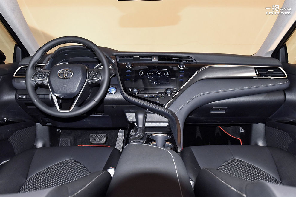 凯美瑞2.0和雅阁1.5t哪个更值得买,最新本田雅阁vs最新丰田凯美瑞