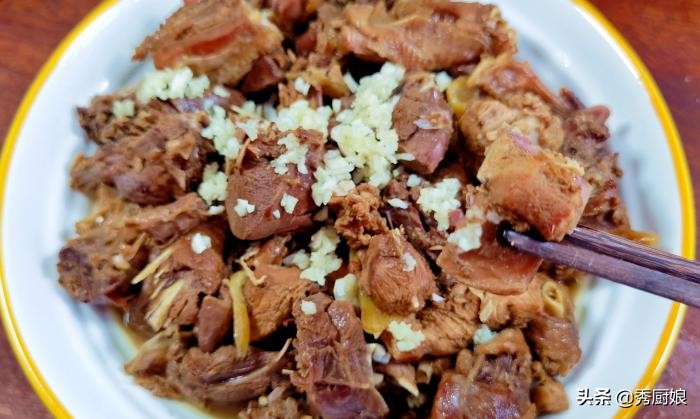 夏天吃兔子肉有什么好处,夏天多吃肉和蔬菜