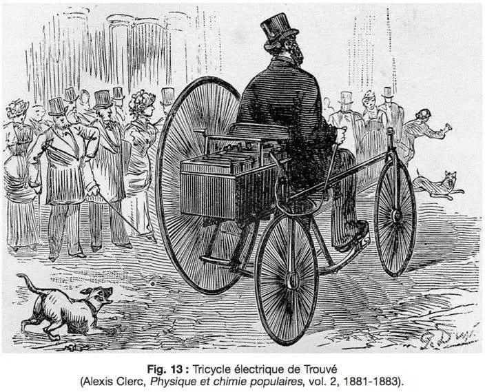 马丁新款v12,阿斯顿马丁v8和v12对比