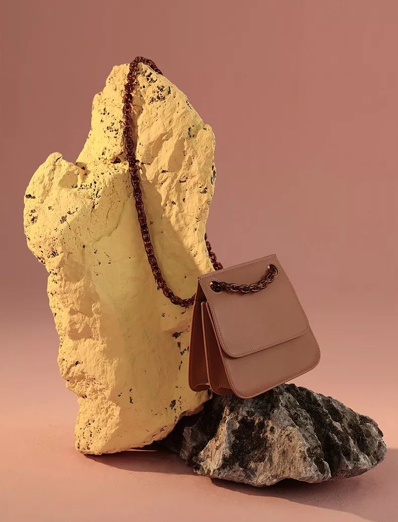 小众设计感经典百搭腋下包,今年最流行的百搭腋下包