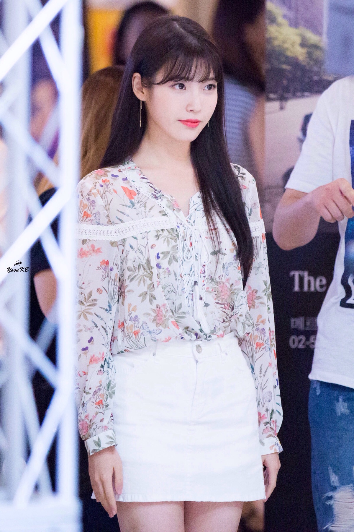 韩国李知恩iu牛仔裤,iu李知恩韩国跑男是哪一期