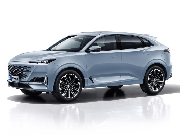 吉利icon和奇瑞瑞虎8plus比哪个好,吉利星越对比奇瑞瑞虎8plus鲲鹏版