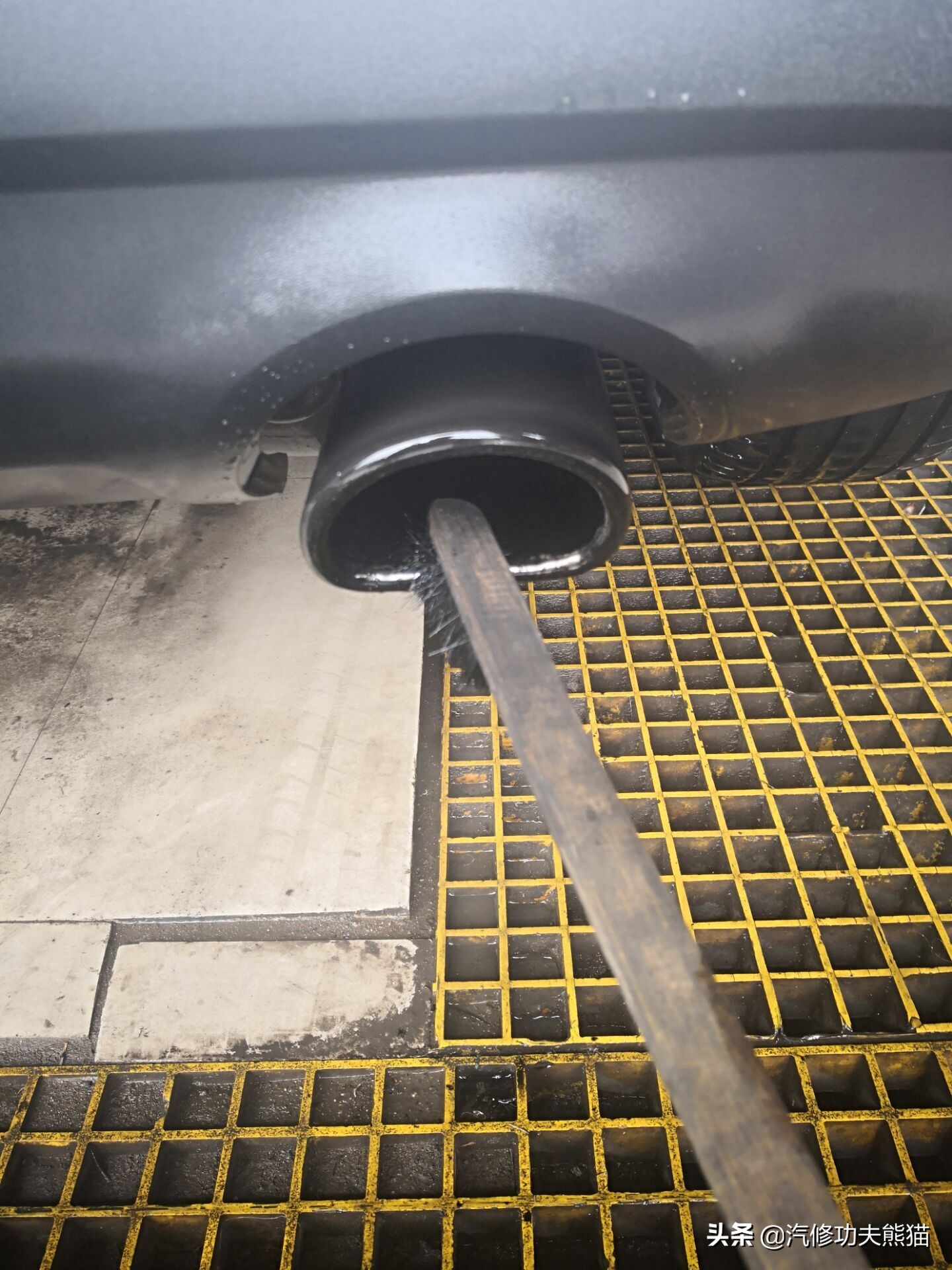 奥迪q53.2自吸发动机烧机油吗,12款奥迪q5发动机烧机油改进