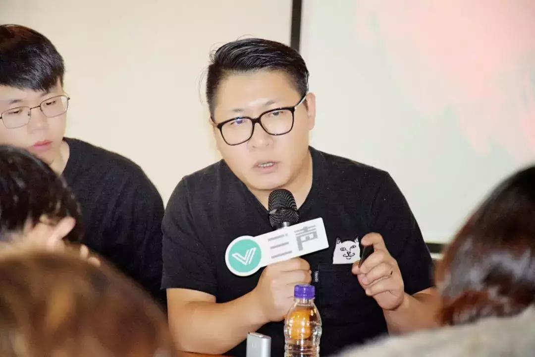 *子烟电**的未来：传统*草烟**集团与创业公司博弈战？