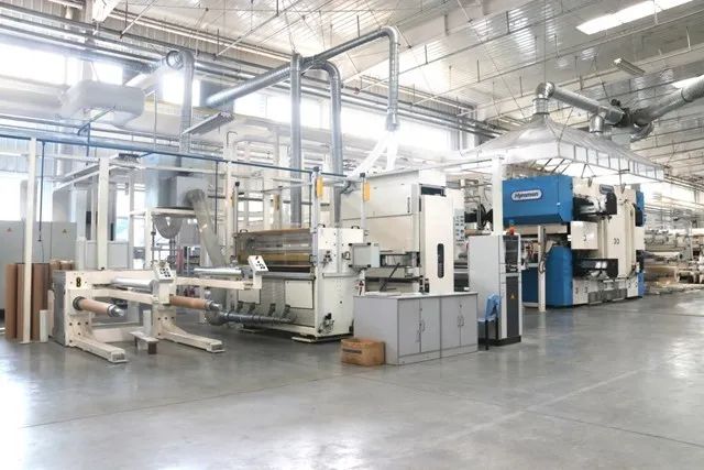 霍尔茨木门是实木门吗,霍尔茨木门门框