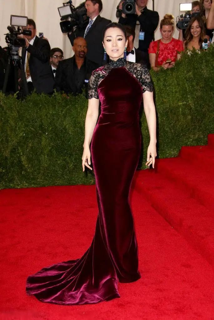 一袭霓裳七彩虹,一袭霓裳出自哪里