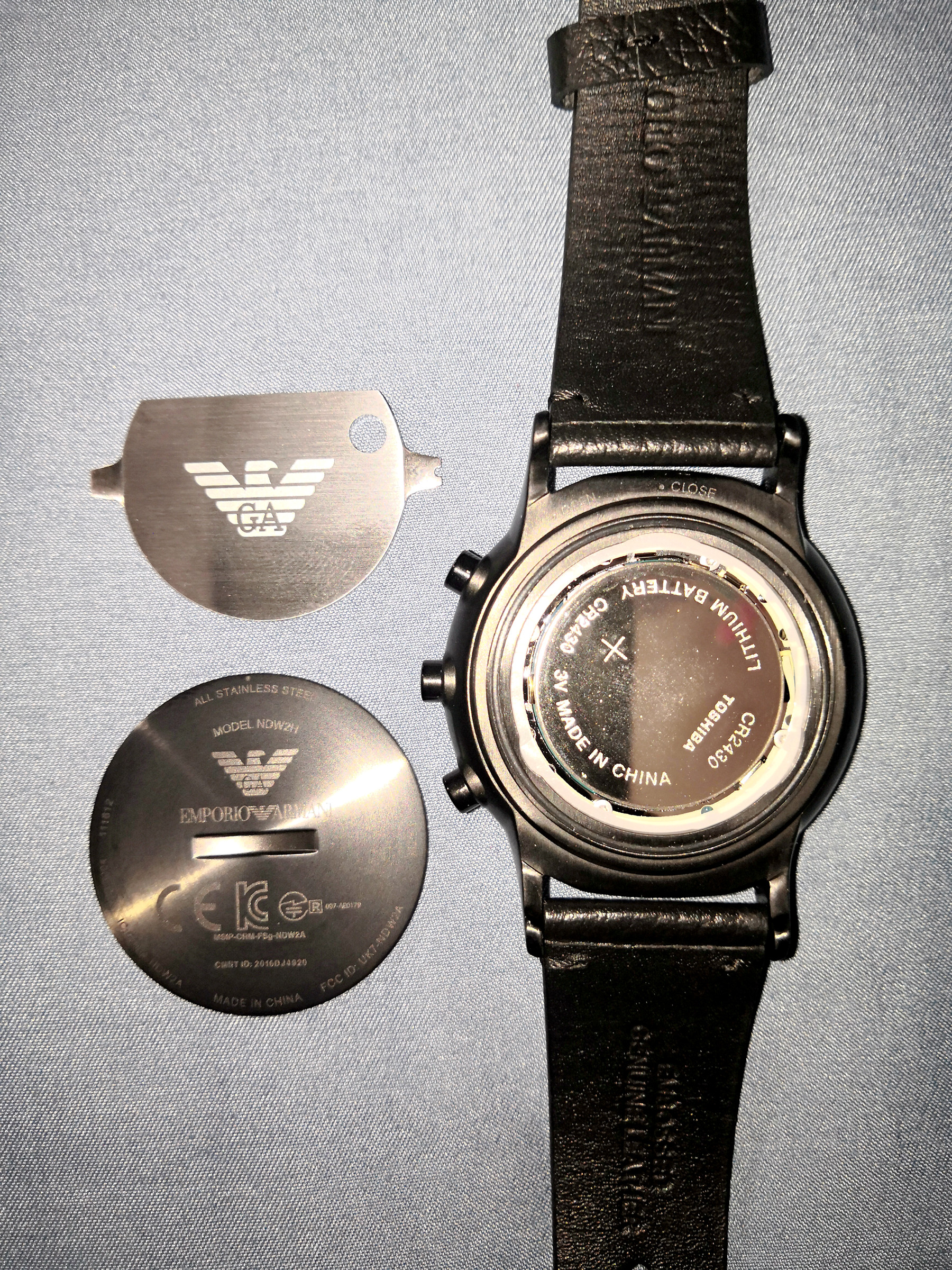 适合年轻人的手表潮牌,阿玛尼镂空手表评测