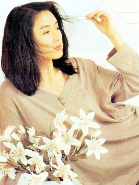 师生恋意外怀孕，打胎时一意外发现改变主意，生下当代最红女作家