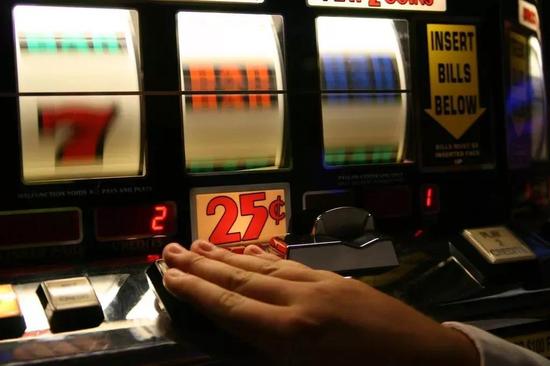 在*场赌**中的数学模型！真的能通过数学模型赢钱吗？