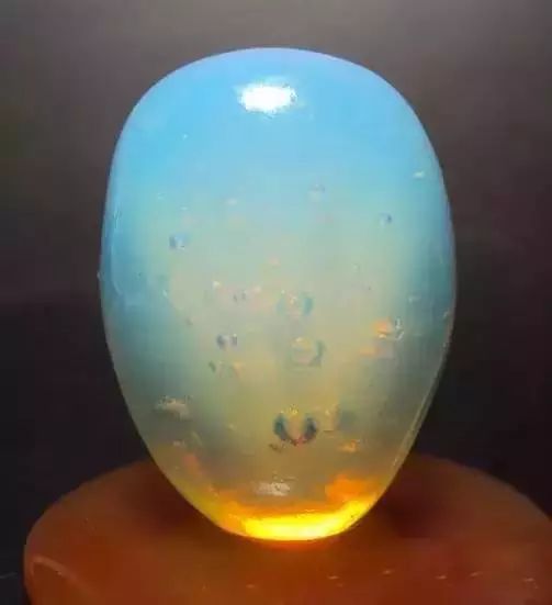 会发光的蛋白石就是欧泊？教你几招鉴别的法子