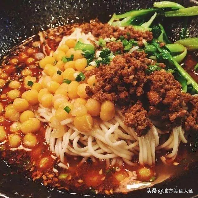 重庆这家小面因老板娘貌美走红,这家重庆小面真好吃