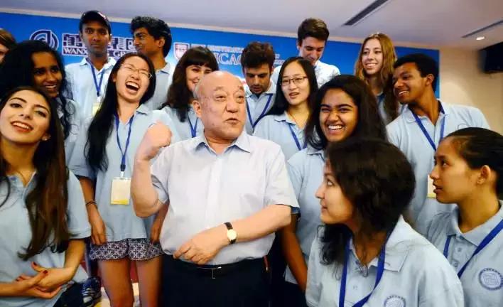 从中国首富到中国首善，鲁冠球儿子掌舵，女儿女婿齐上位协作接班