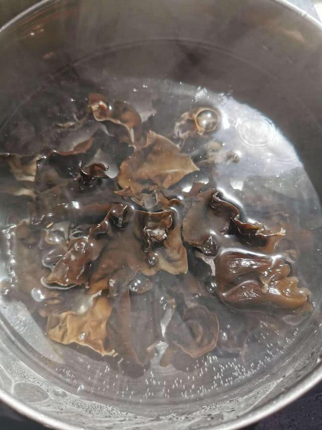 天热,这种“天热*眠药安**”隔天吃一点,晚上睡觉无梦不出汗!