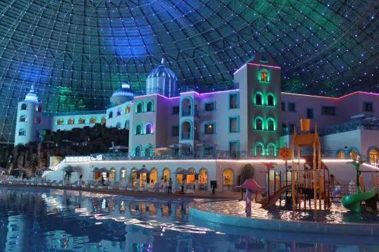 风光无限好，览尽于汤池