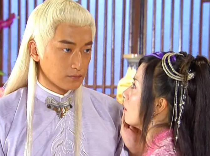 谁的白发造型惊艳到你了,首次大胆尝试白发造型