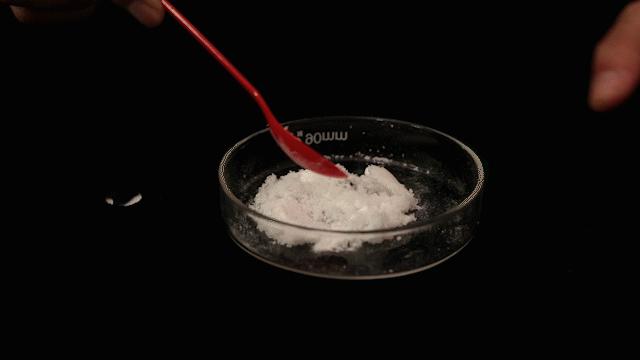 食用碱和小苏打在使用方面的区别,食用碱和小苏打哪个可以长期使用