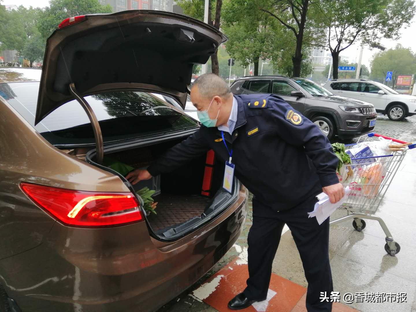 做好疫情防控当好守门人,做好防疫同时服务客户