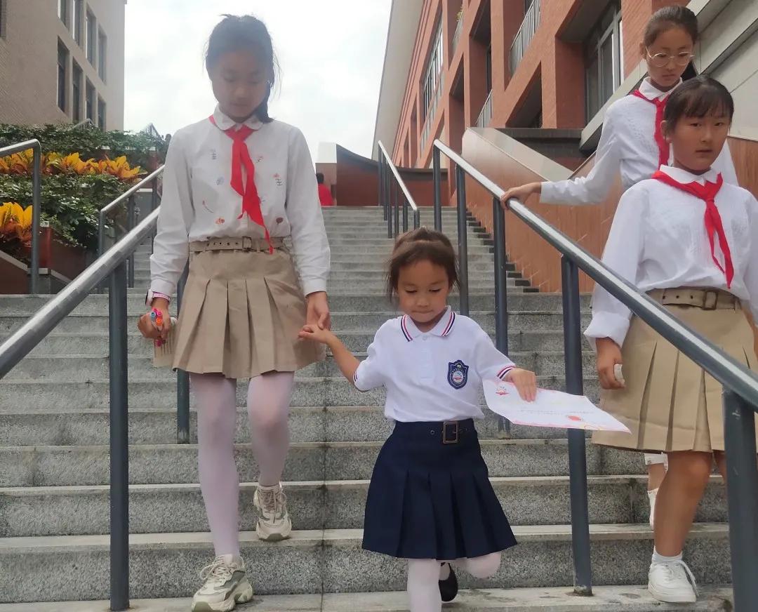 天府新区华阳小学：校园那么美，萌娃来打卡