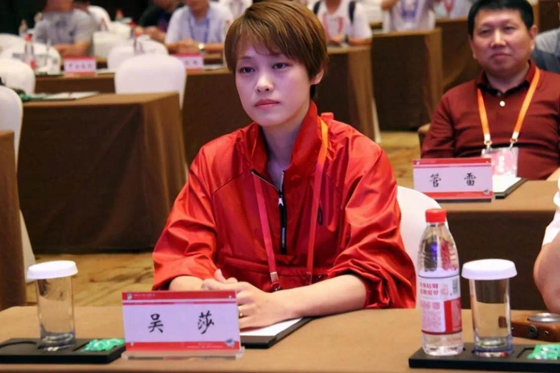 为二婚妻子买百万豪车,不介意五年无子,刘翔两段婚姻判若两人?