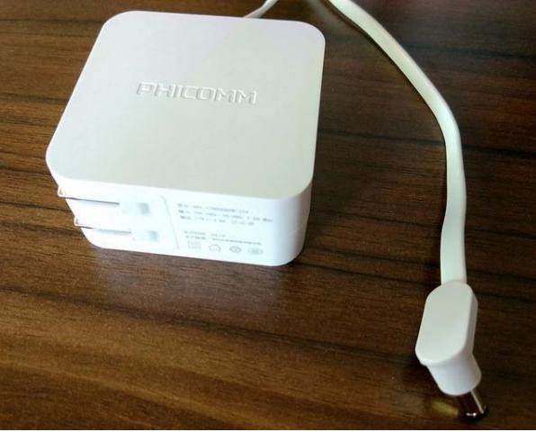 去年还2000一台的曼哈顿音响，现在却不足100的斐讯R1音响开箱