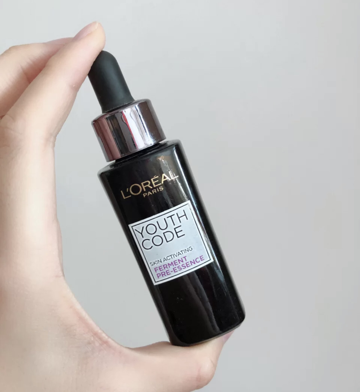 olay和欧莱雅精华怎么搭配使用,欧莱雅美白精华和olay小白瓶测评