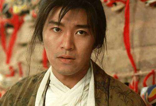 就是这个年轻人，周星驰给了他45秒表演，他仅凭一句台词走红