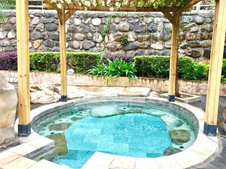 昆明周边好玩的温泉,昆明新亚洲体育城最大的温泉水疗