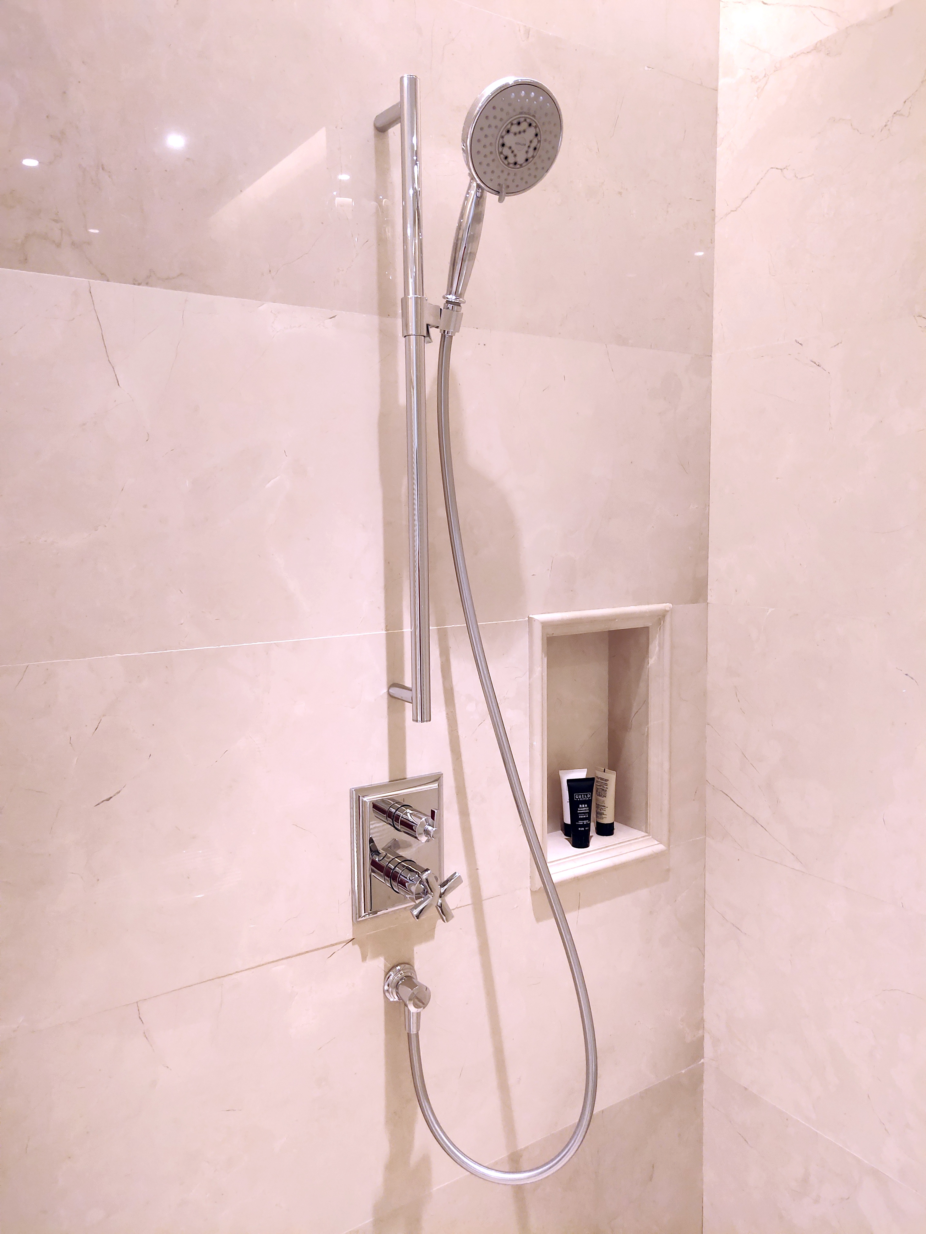 卫浴选择浴柜,浴室柜洗衣机马桶花洒