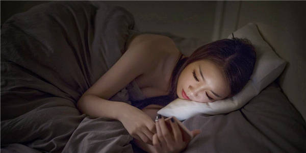 搜狐名医|熬夜追剧“眼瞎了”？人民医院曲进锋告诉你真相